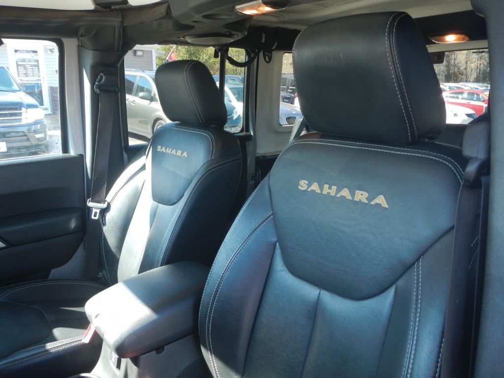 Jeep Wrangler Unlimited Sahara 4WD 2013