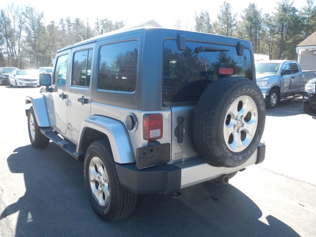 Jeep Wrangler Unlimited Sahara 4WD 2013