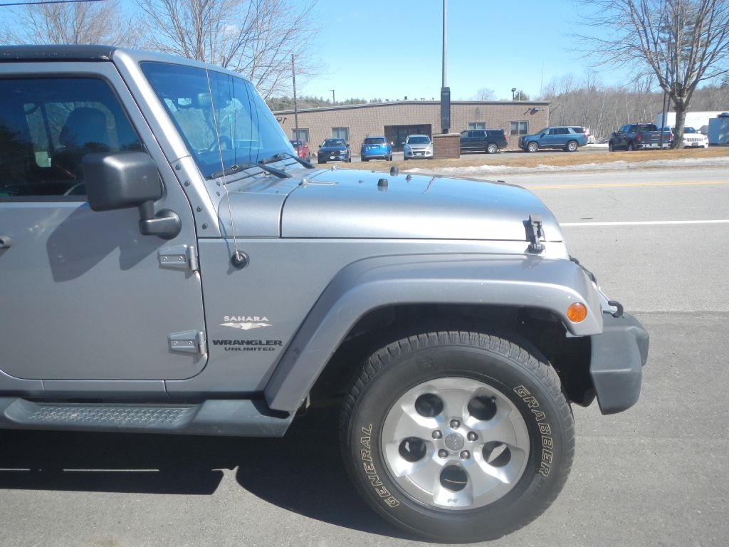 Jeep Wrangler Unlimited Sahara 4WD 2013