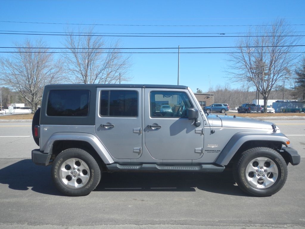 Jeep Wrangler Unlimited Sahara 4WD 2013
