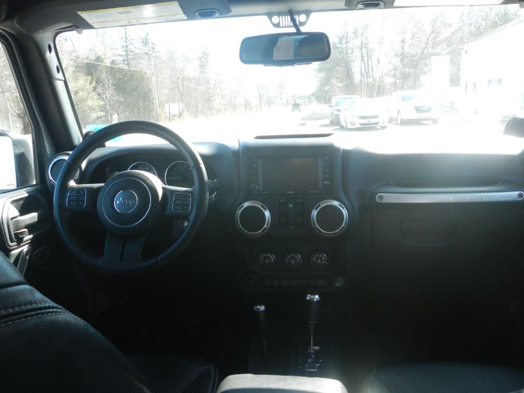 Jeep Wrangler Unlimited Sahara 4WD 2013