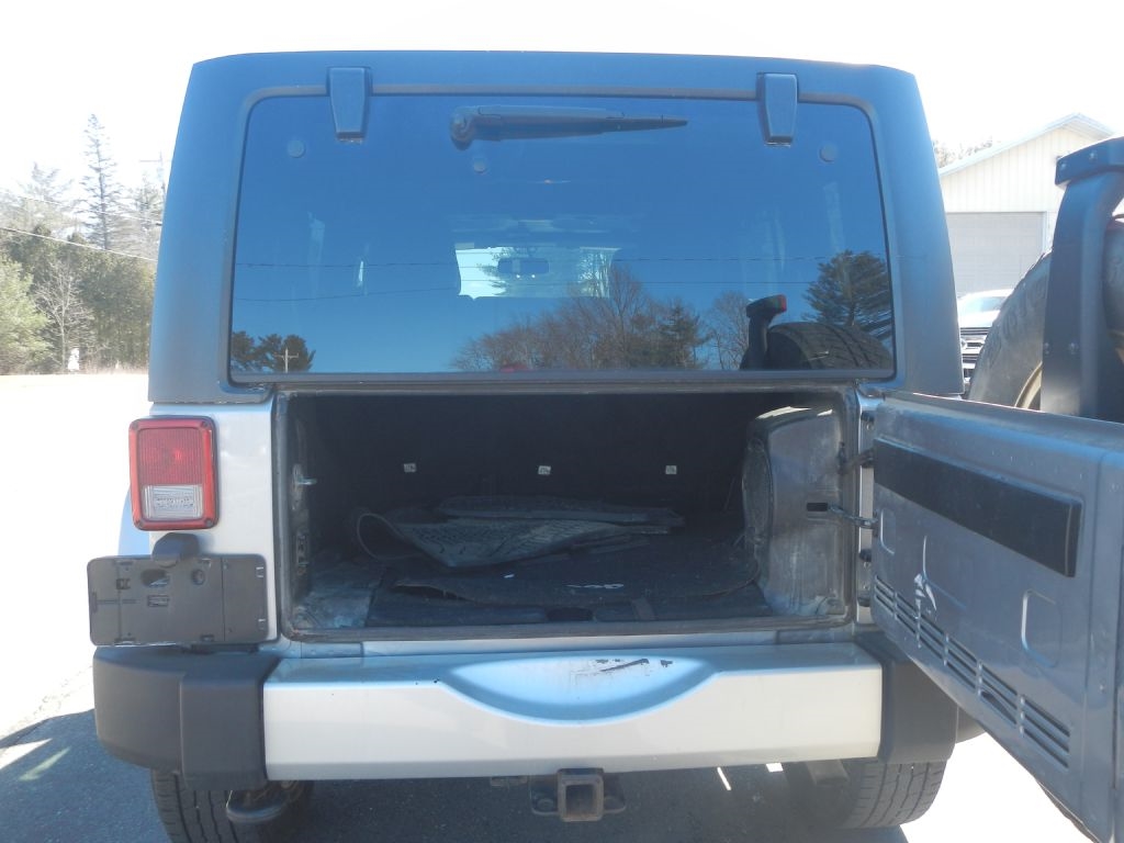 Jeep Wrangler Unlimited Sahara 4WD 2013