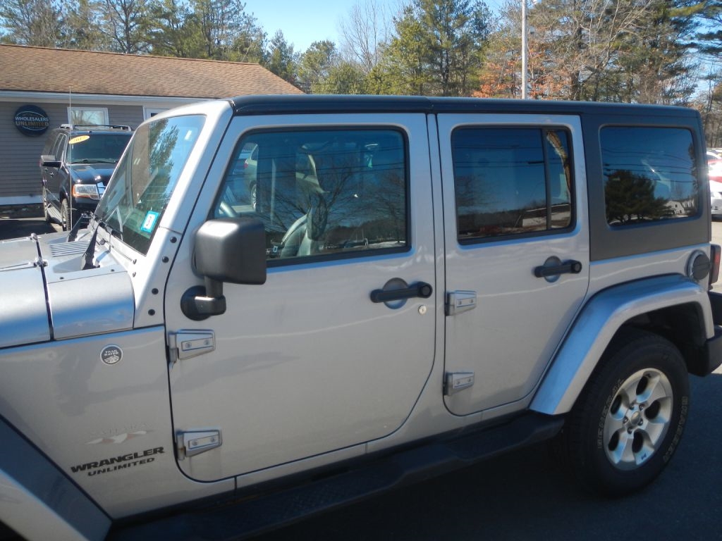 Jeep Wrangler Unlimited Sahara 4WD 2013