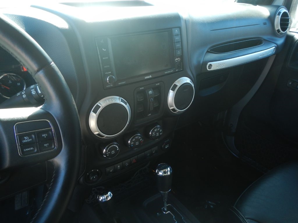 Jeep Wrangler Unlimited Sahara 4WD 2013