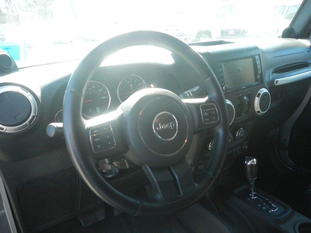 Jeep Wrangler Unlimited Sahara 4WD 2013