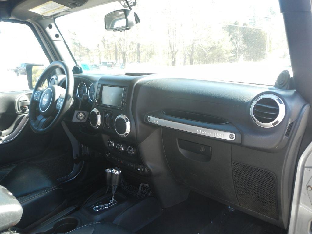 Jeep Wrangler Unlimited Sahara 4WD 2013