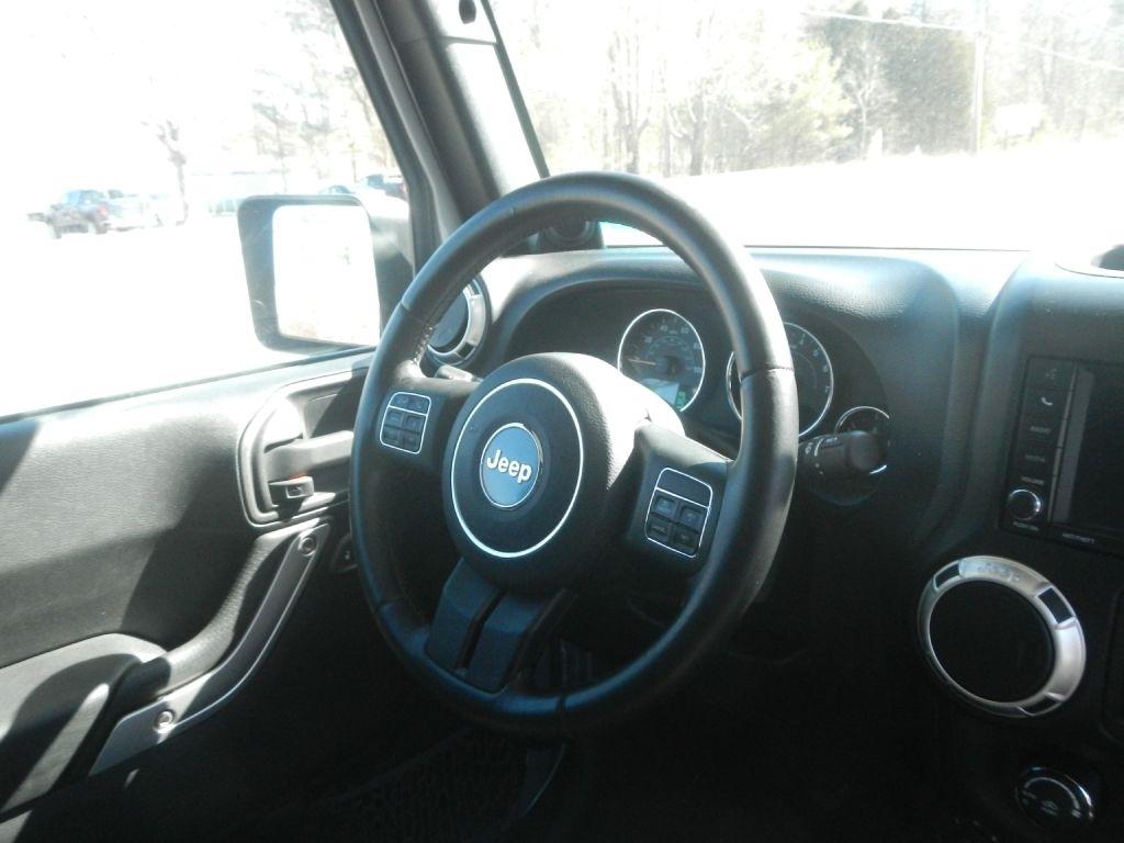 Jeep Wrangler Unlimited Sahara 4WD 2013