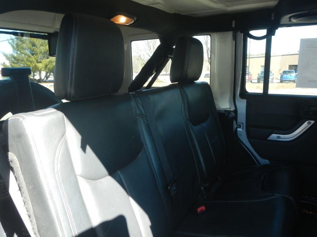 Jeep Wrangler Unlimited Sahara 4WD 2013