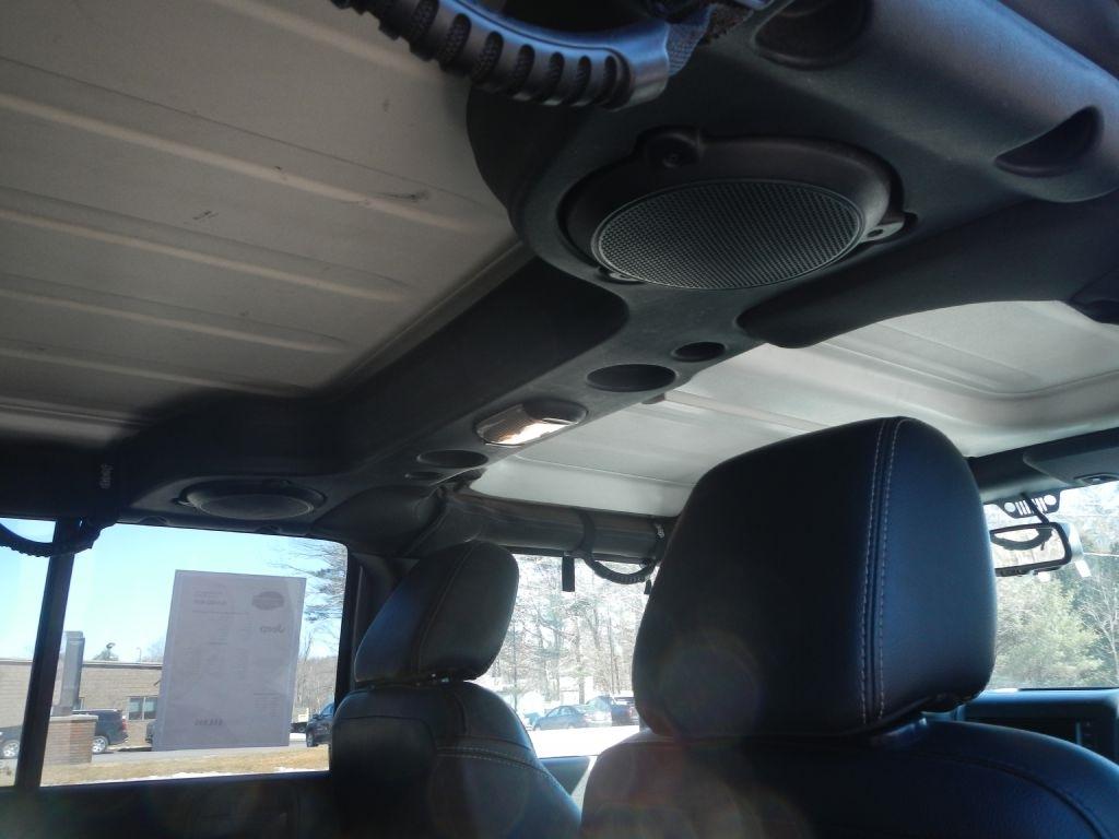 Jeep Wrangler Unlimited Sahara 4WD 2013