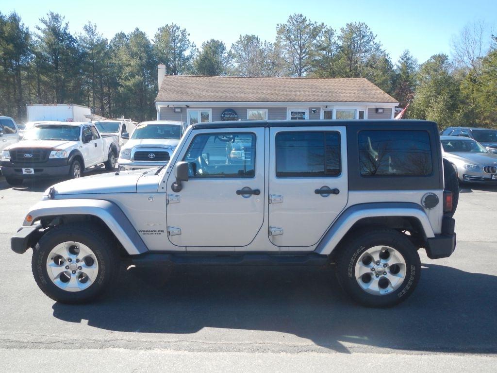 Jeep Wrangler Unlimited Sahara 4WD 2013
