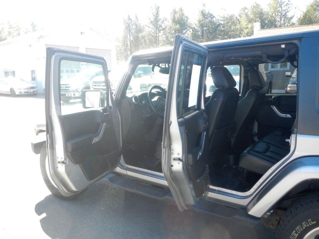 Jeep Wrangler Unlimited Sahara 4WD 2013