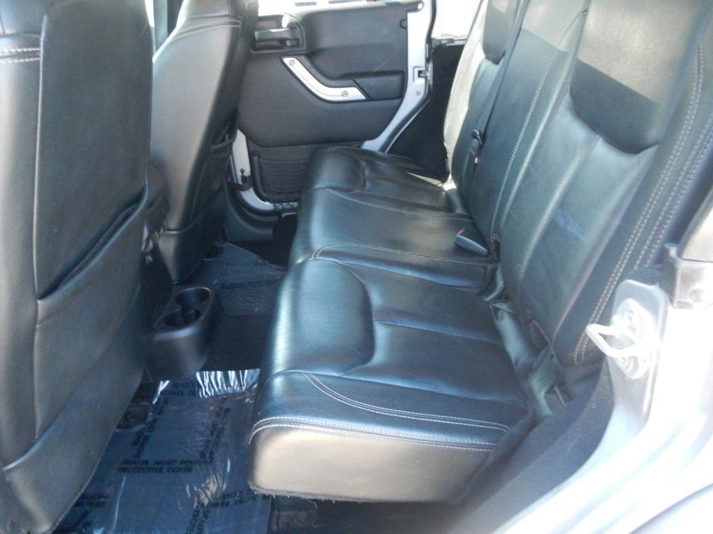 Jeep Wrangler Unlimited Sahara 4WD 2013