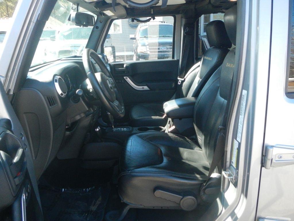Jeep Wrangler Unlimited Sahara 4WD 2013