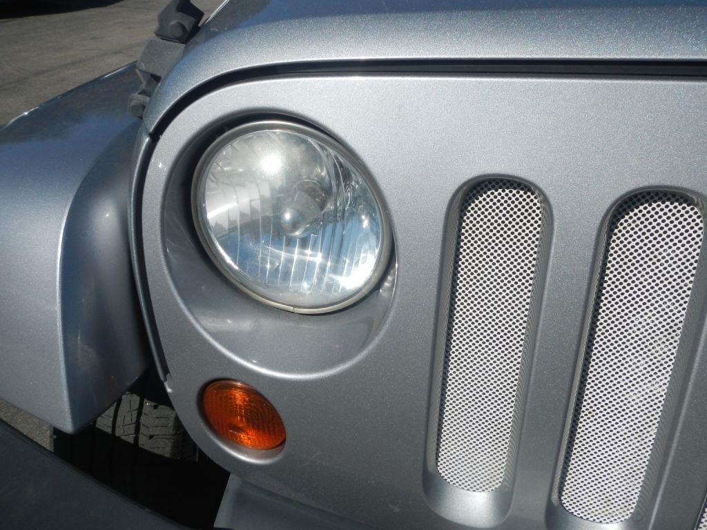 Jeep Wrangler Unlimited Sahara 4WD 2013