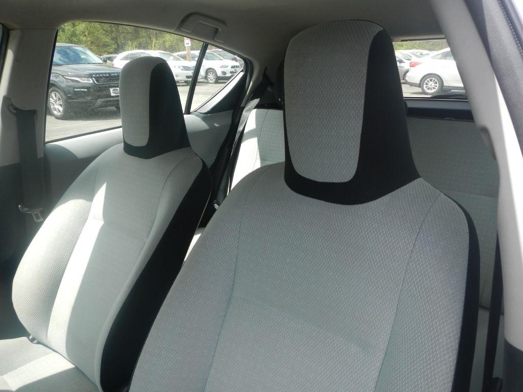 Toyota Prius c One 2012