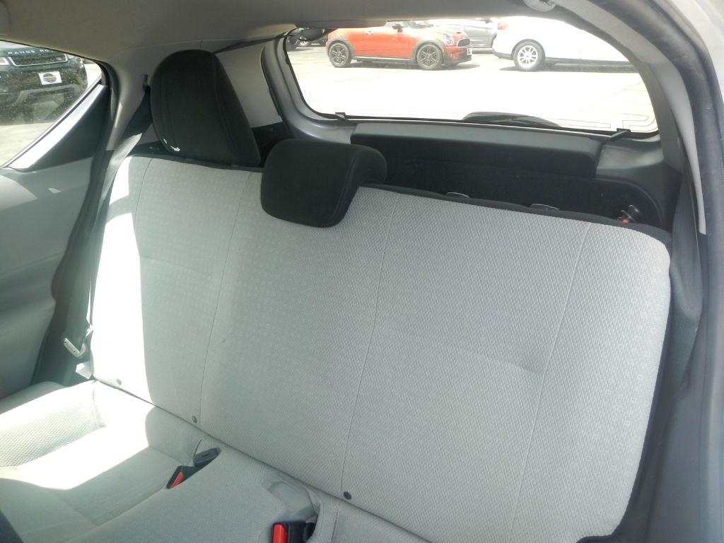 Toyota Prius c One 2012