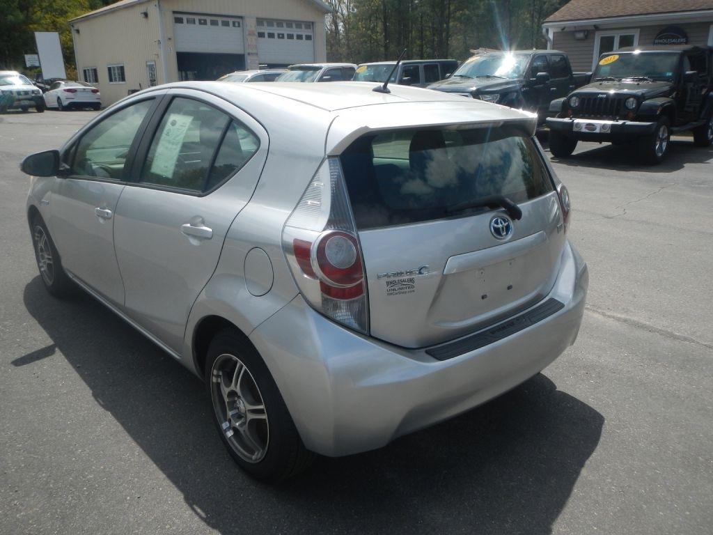 Toyota Prius c One 2012