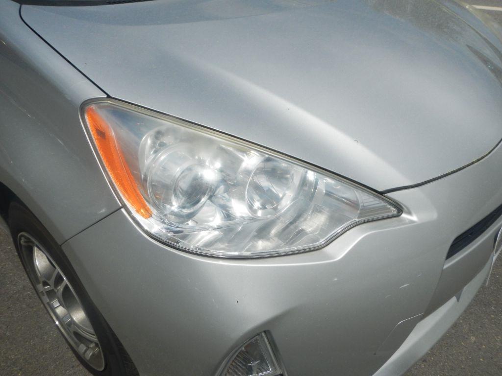 Toyota Prius c One 2012