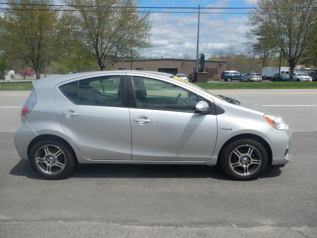 Toyota Prius c One 2012