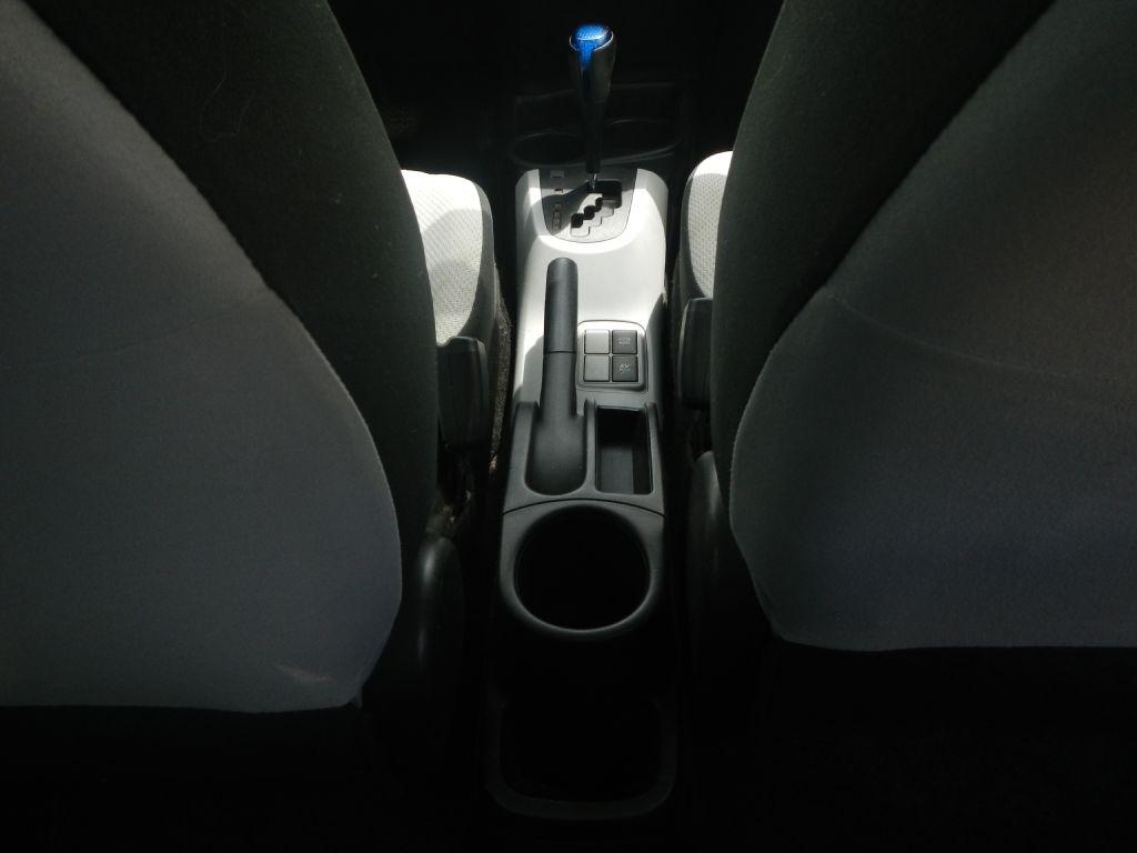 Toyota Prius c One 2012