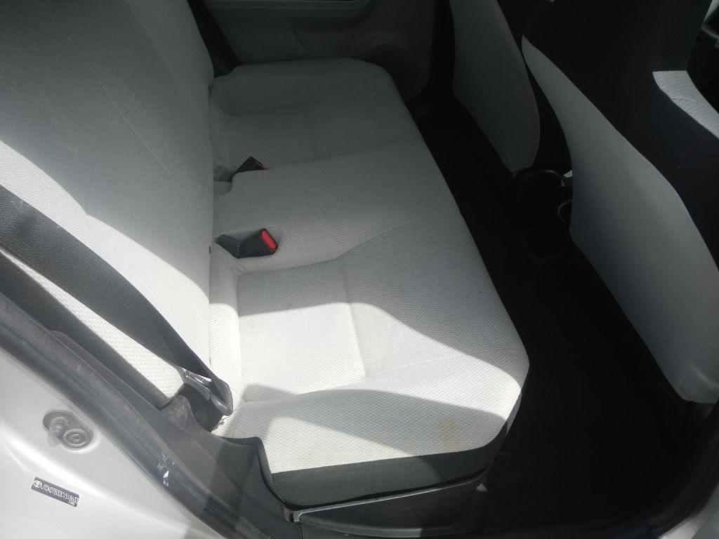 Toyota Prius c One 2012