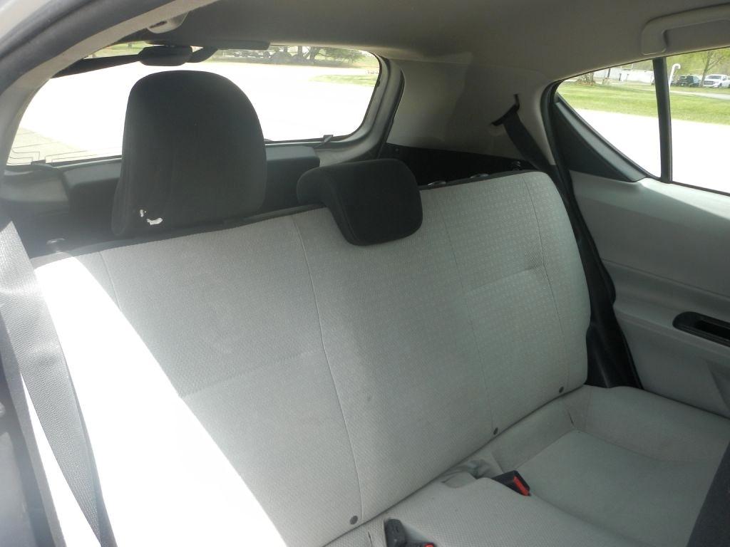 Toyota Prius c One 2012