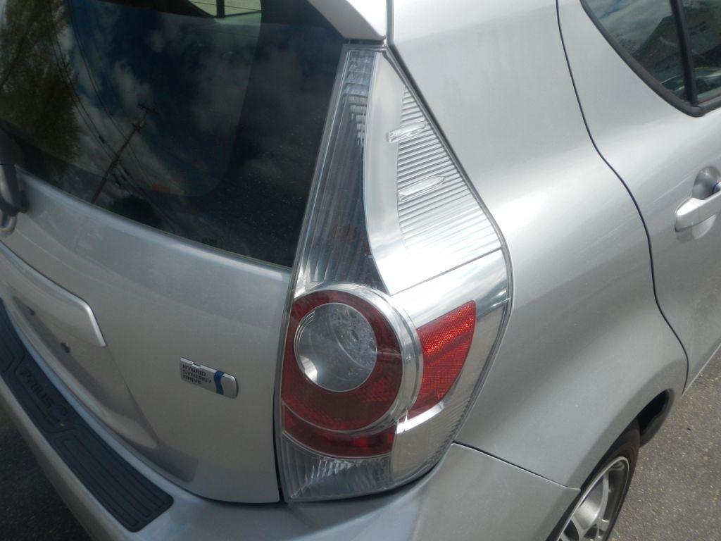 Toyota Prius c One 2012