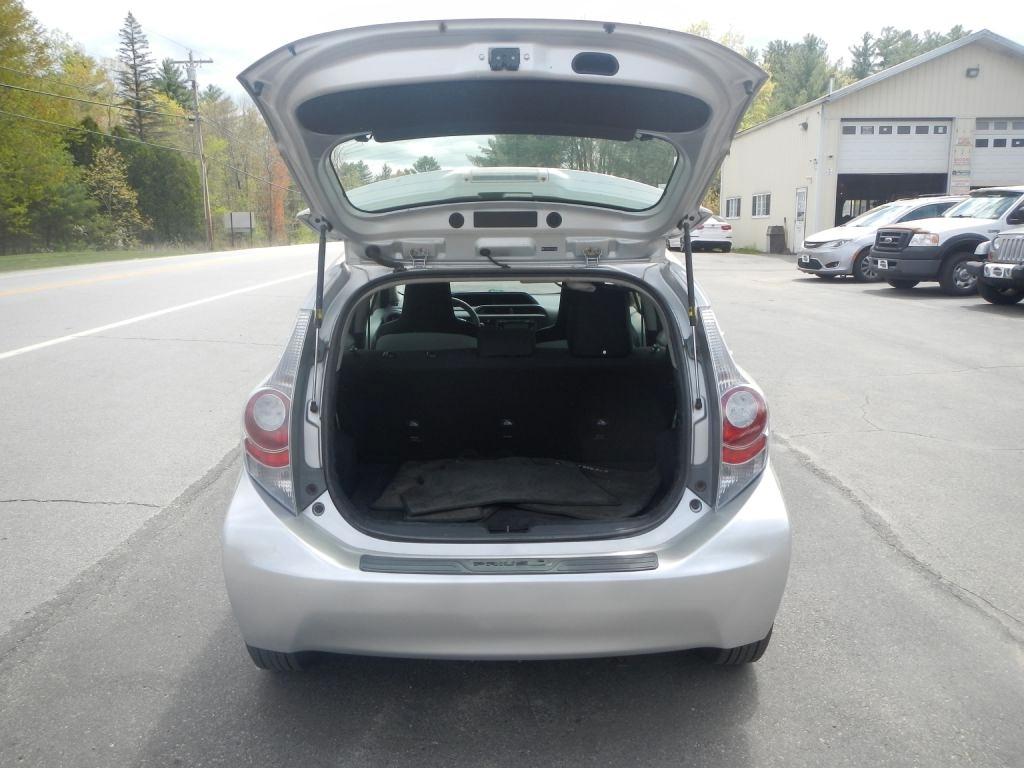 Toyota Prius c One 2012