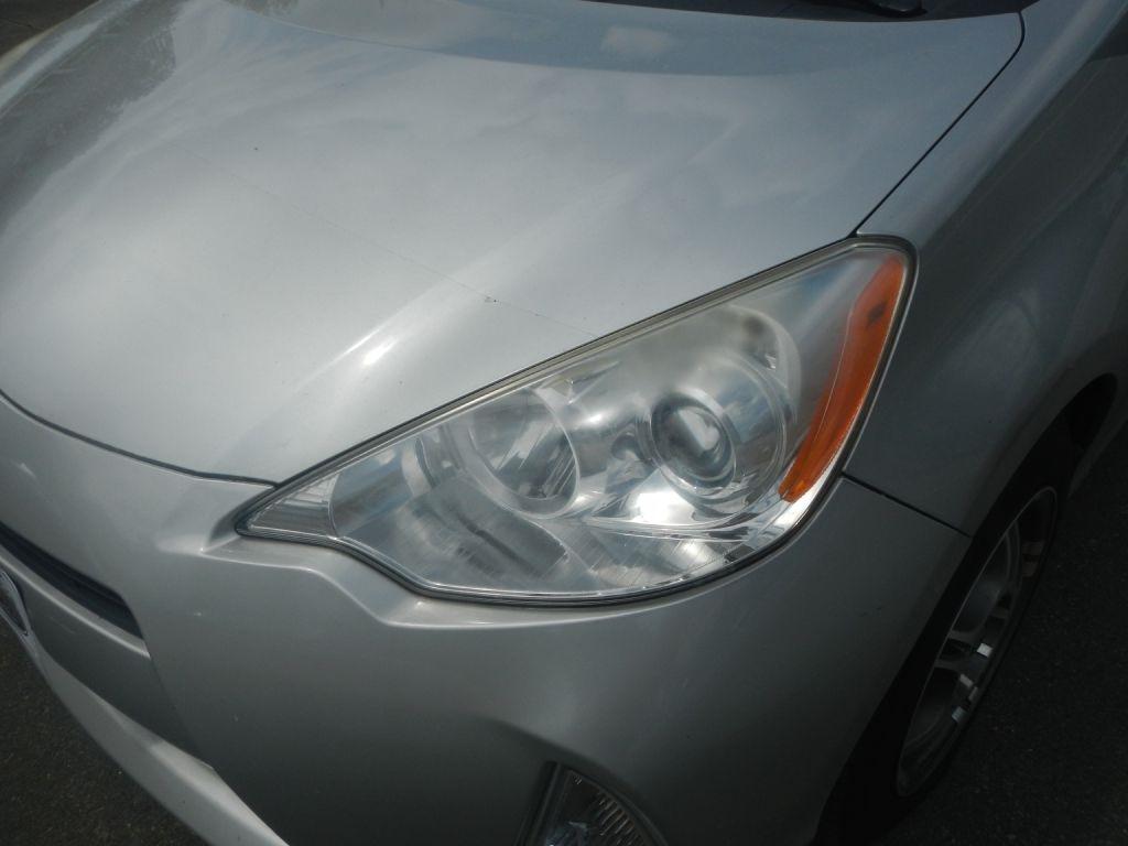 Toyota Prius c One 2012