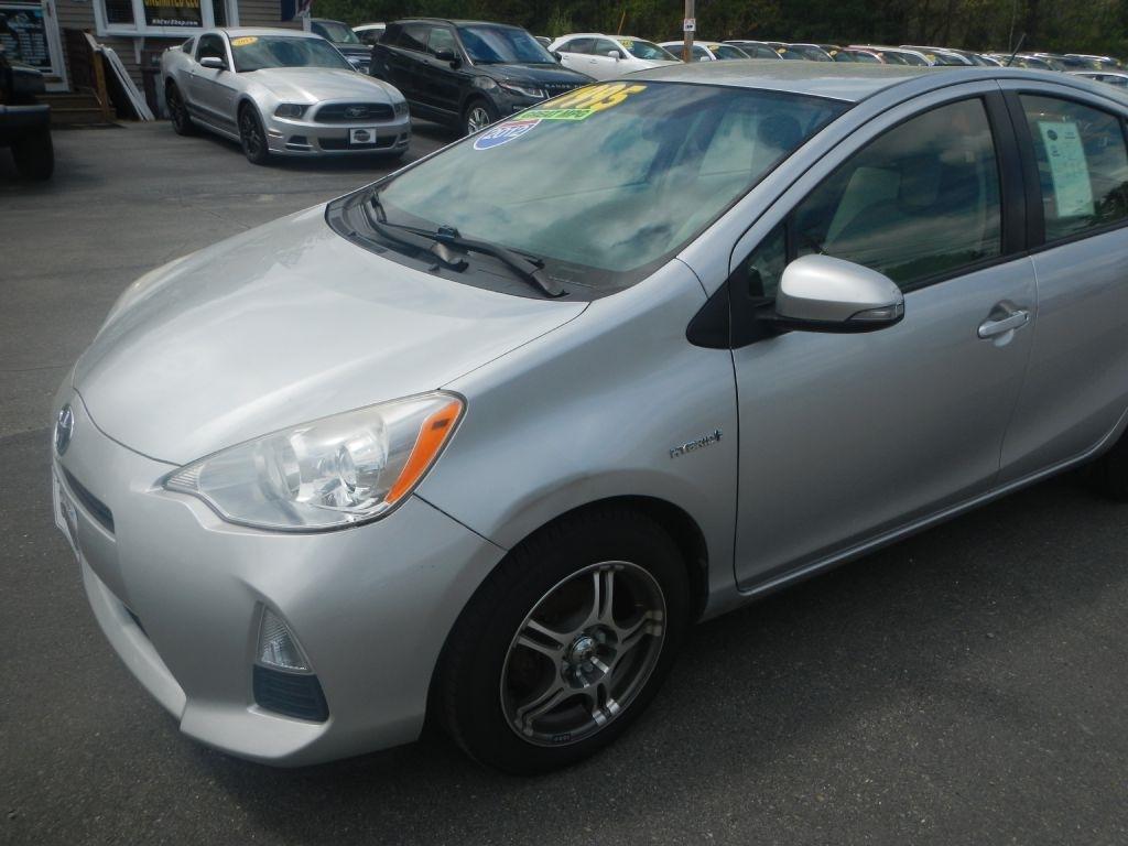 Toyota Prius c One 2012