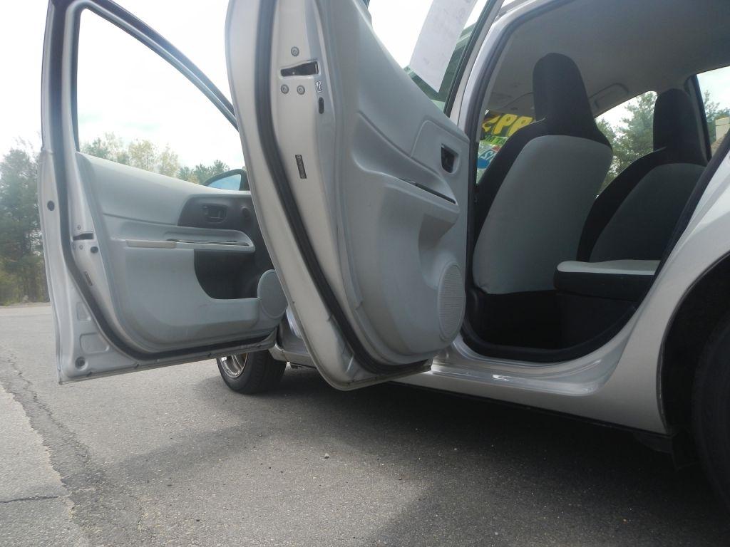 Toyota Prius c One 2012