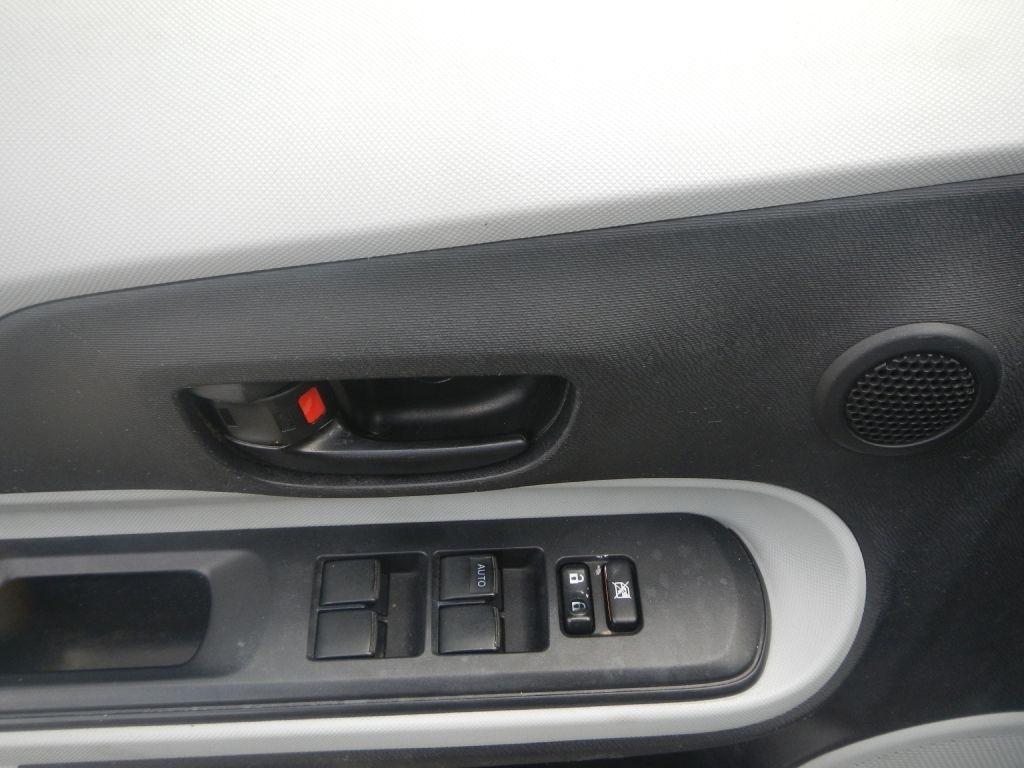 Toyota Prius c One 2012