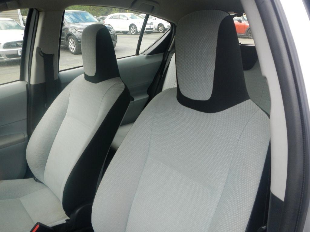 Toyota Prius c One 2012