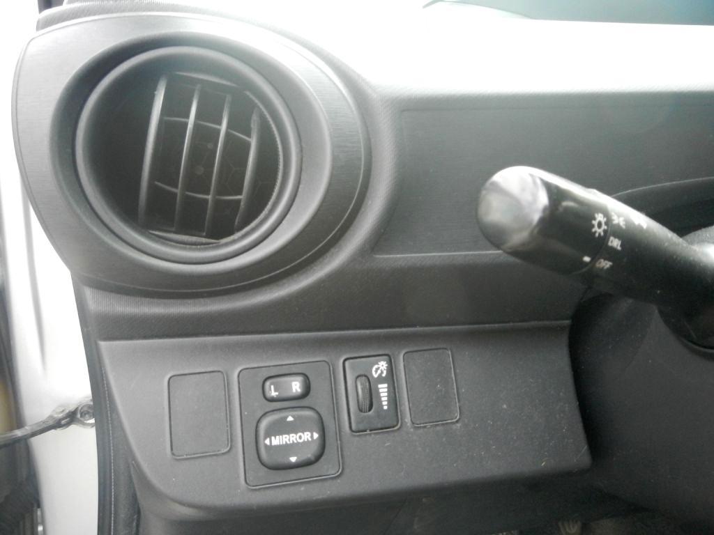 Toyota Prius c One 2012