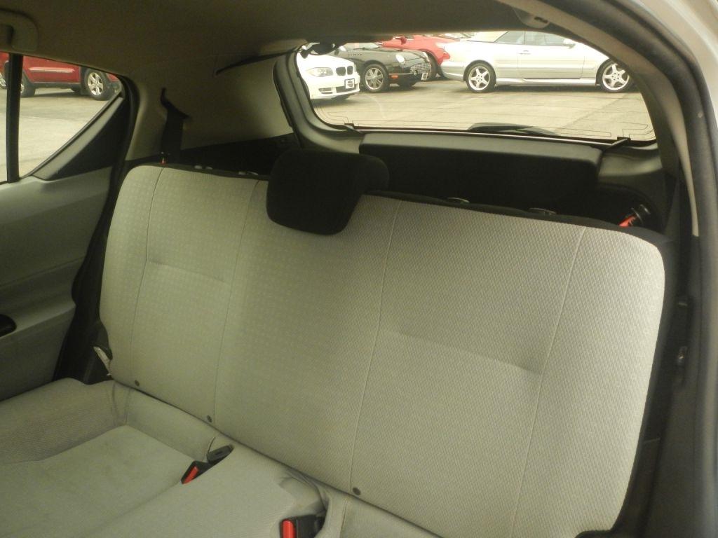 Toyota Prius c One 2012