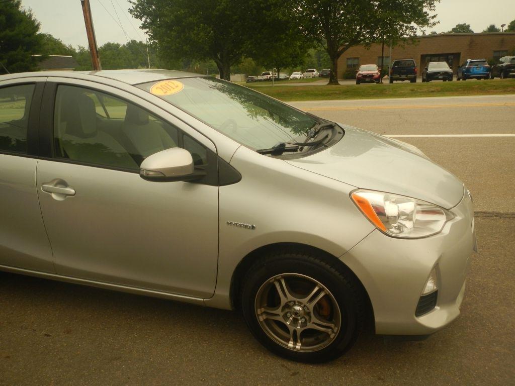 Toyota Prius c One 2012