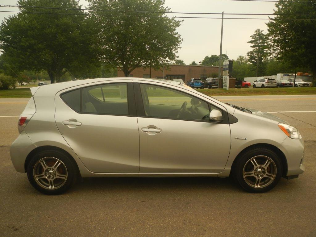 Toyota Prius c One 2012