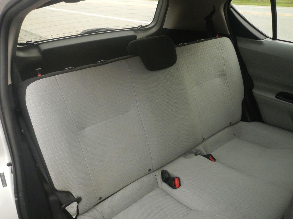 Toyota Prius c One 2012