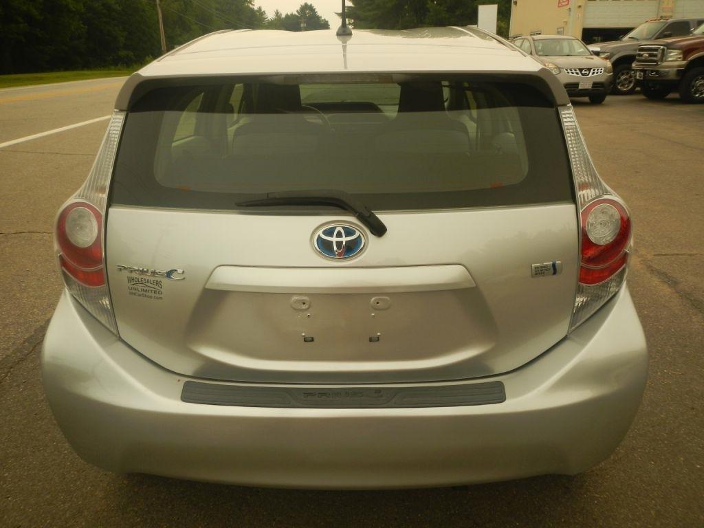 Toyota Prius c One 2012