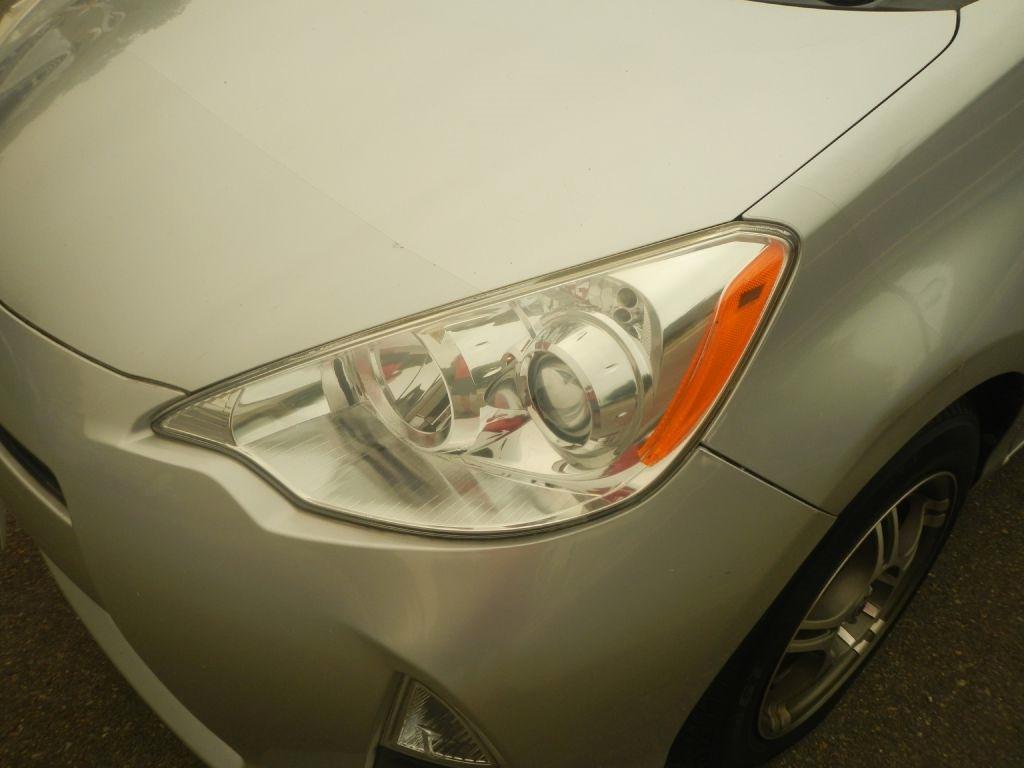 Toyota Prius c One 2012