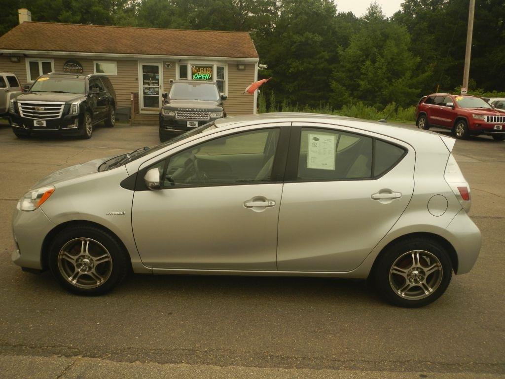 Toyota Prius c One 2012