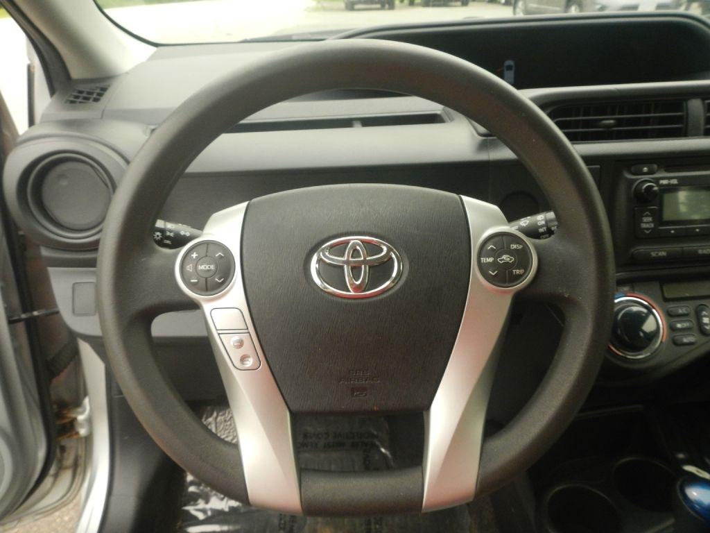 Toyota Prius c One 2012