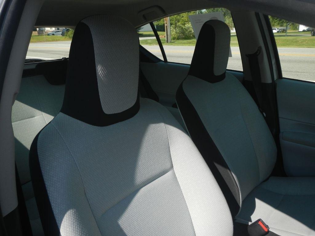 Toyota Prius c One 2012