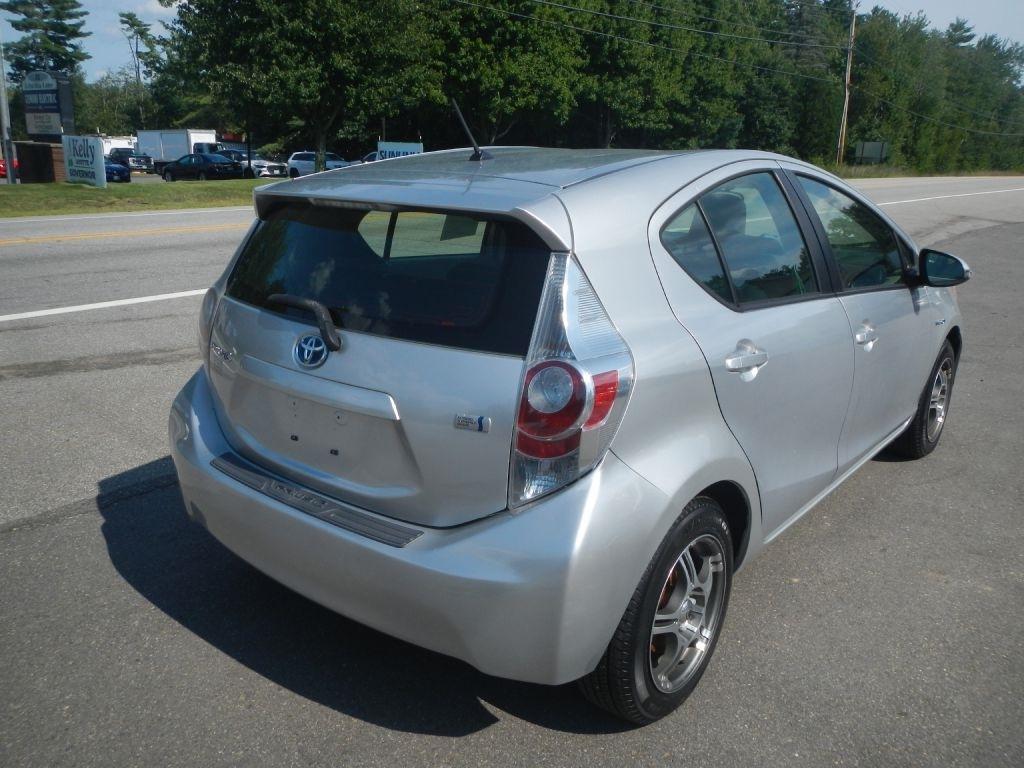 Toyota Prius c One 2012
