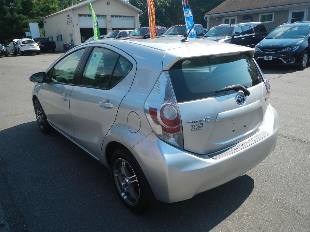 Toyota Prius c One 2012