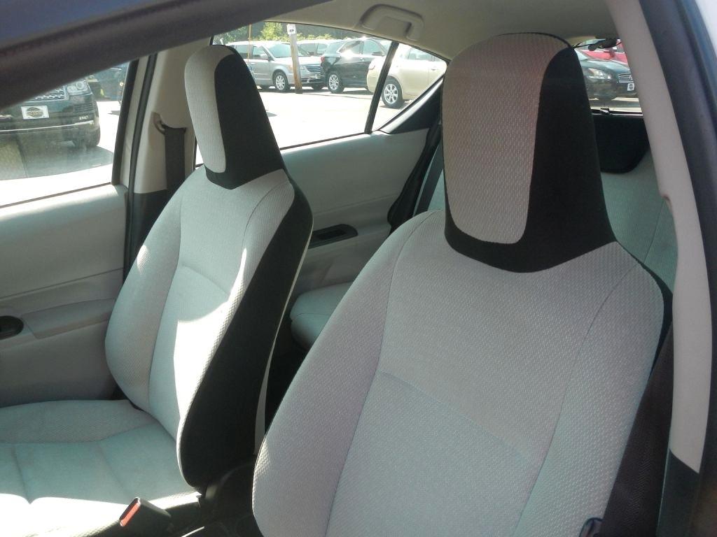 Toyota Prius c One 2012