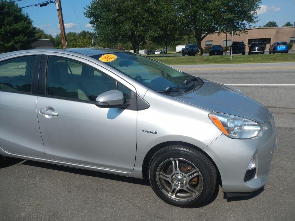 Toyota Prius c One 2012