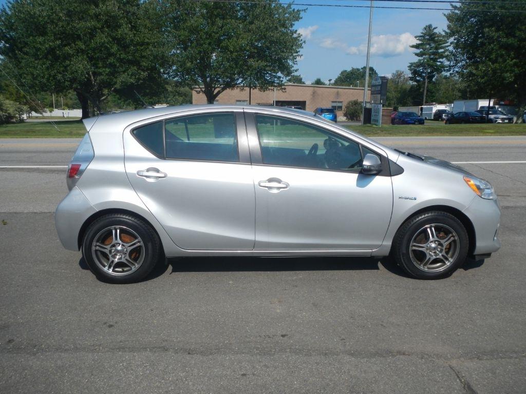 Toyota Prius c One 2012