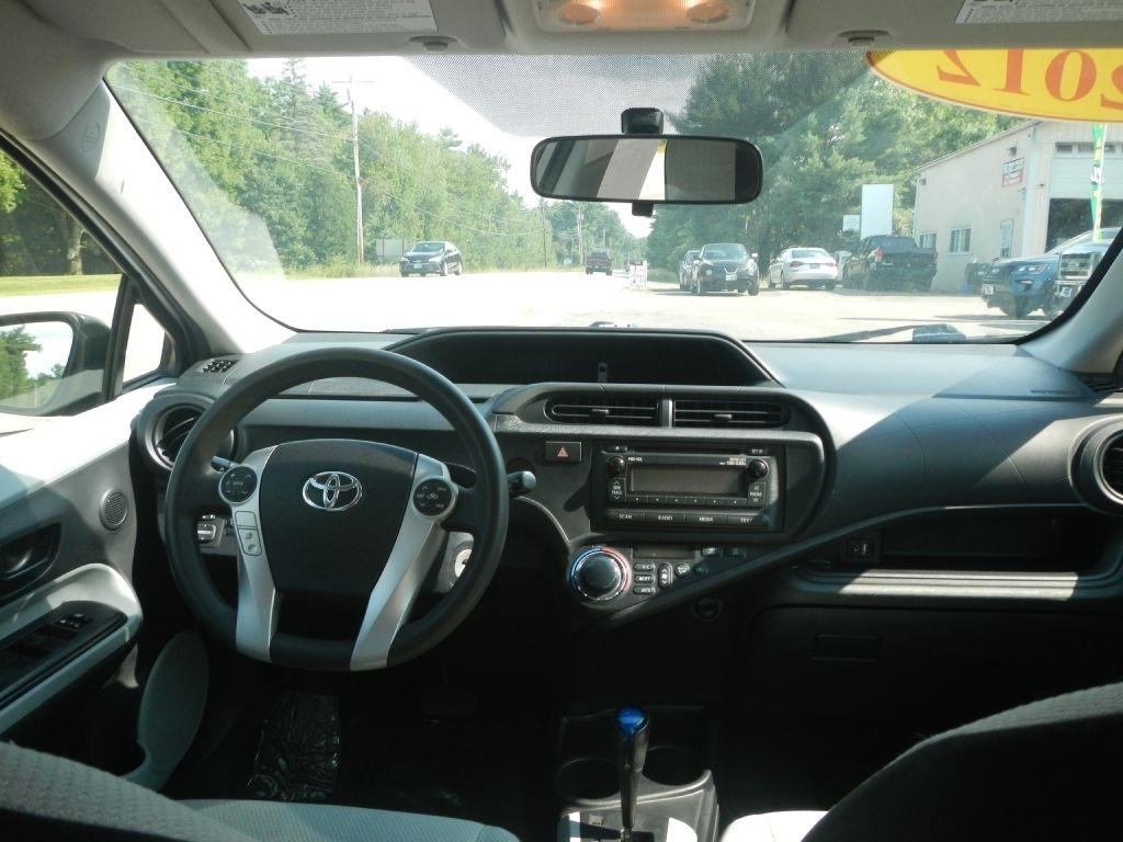 Toyota Prius c One 2012