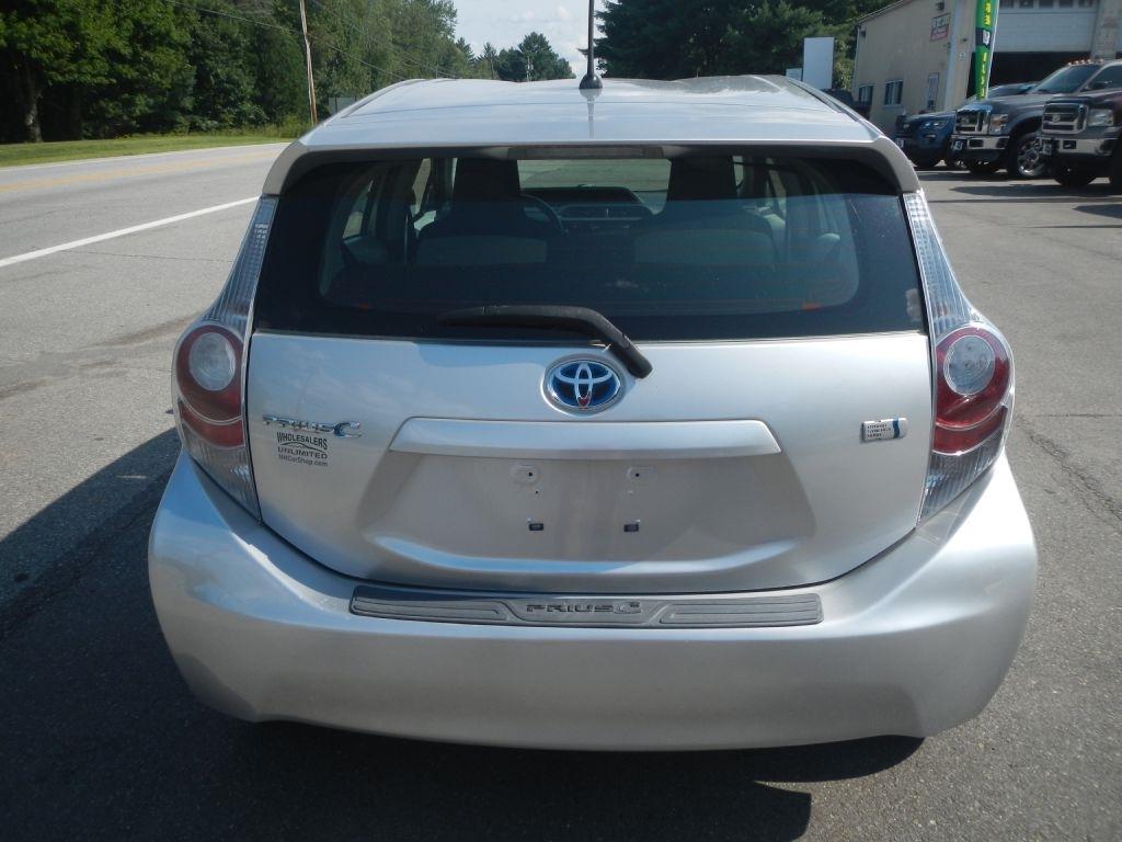 Toyota Prius c One 2012